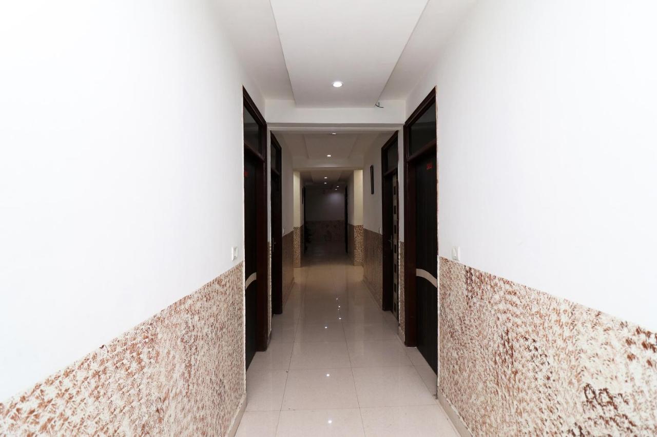 Oyo 24958 Hotel Dayal Belanganj Exterior photo